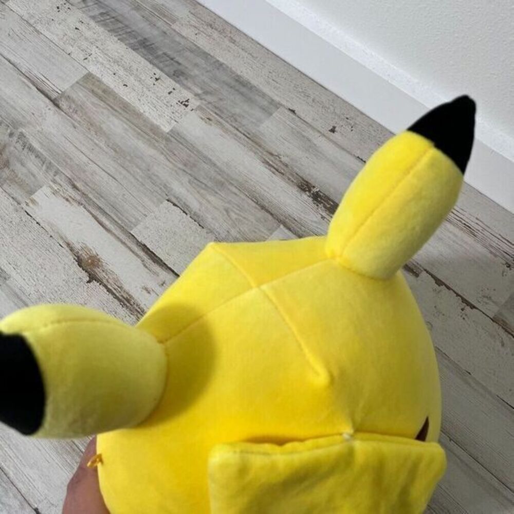 Pokémon Pikachu Squishmallows 10" Plush - Picture 5 of 8